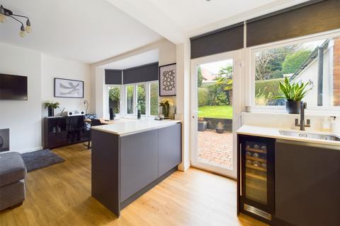 41 Brooklands Drive, Gedling, Nottingham, NG4 3GU