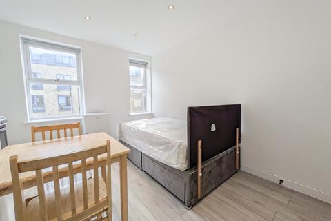 Studio to rent, 207 Trafalgar Road, London, SE10