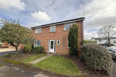 4 bedroom detached house to rent, Keynsham Bank, Fairview GL52