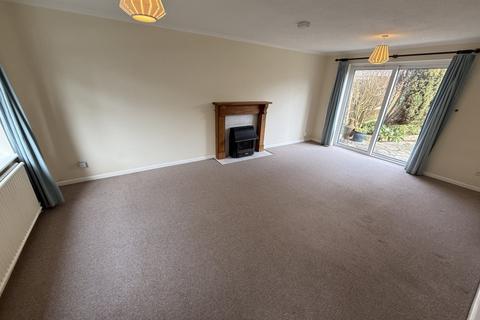 4 bedroom detached house to rent, Keynsham Bank, Fairview GL52