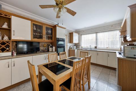 4 bedroom detached house for sale, Longfield, Loughton, Essex