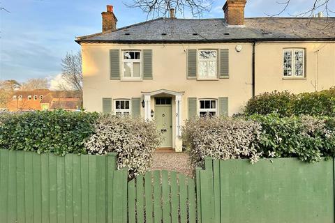 3 bedroom end of terrace house for sale, Timber Close, The Hart, Farnham