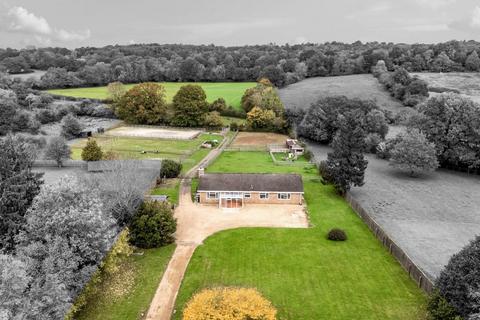 3 bedroom equestrian property for sale, Wokingham Outskirts - 15.4 Acres