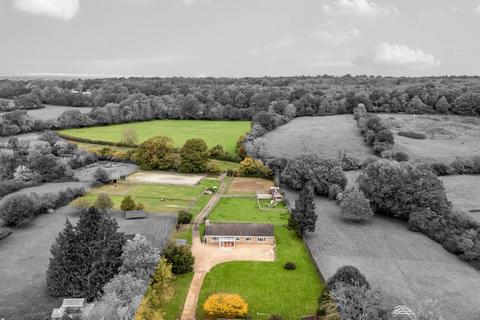 3 bedroom equestrian property for sale, Wokingham Outskirts - 15.4 Acres