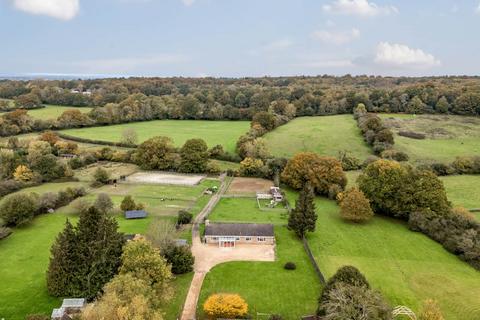 3 bedroom equestrian property for sale, Wokingham Outskirts - 15.4 Acres