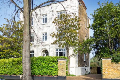 2 bedroom apartment for sale, Wolsey Road, East Molesey, KT8