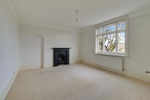 2 bedroom apartment for sale, Wolsey Road, East Molesey, KT8