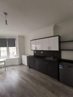 undefined, Avondale Road, Luton, Bedfordshire