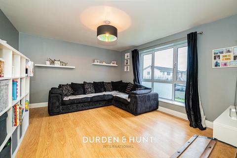 24 Hatfields, Loughton, IG10 1TJ