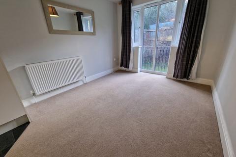 undefined, Earls Court, Mulberry Close, Luton, Bedfordshire