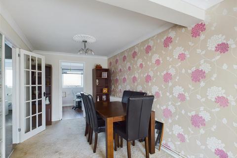 3 bedroom townhouse for sale, West End Avenue, Porthcawl CF36