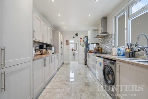 3 bedroom house for sale, Springfield Road, London