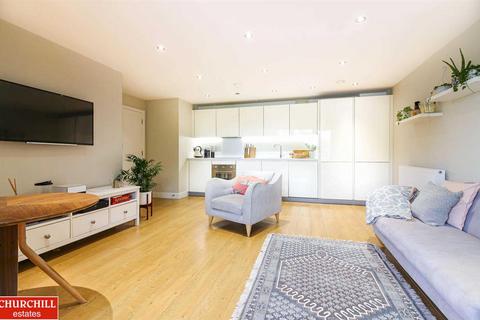 2 bedroom flat for sale, Landmark House, The Broadway, Loughton