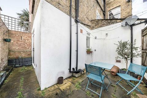 2 bedroom flat to rent, Crystal Palace Road, London SE22