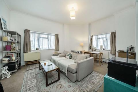 2 bedroom flat to rent, Crystal Palace Road, London SE22