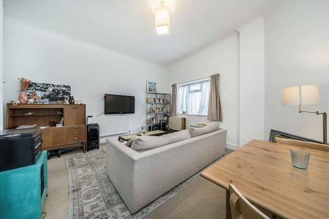 2 bedroom flat to rent, Crystal Palace Road, London SE22