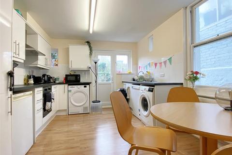 5 bedroom house to rent, Upper Abbey Road, Brighton BN2