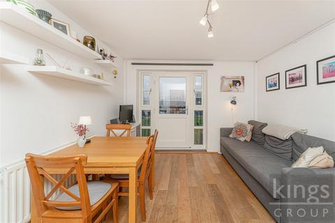 2 bedroom flat for sale, Reeves Road, London