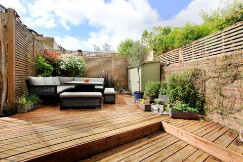 2 bedroom flat for sale, Union Road, Clapham