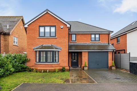 4 bedroom detached house for sale, Wynchwood Lane, Shefford, SG17