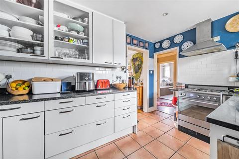 71 Hammer Hill, Haslemere, GU27 3QZ