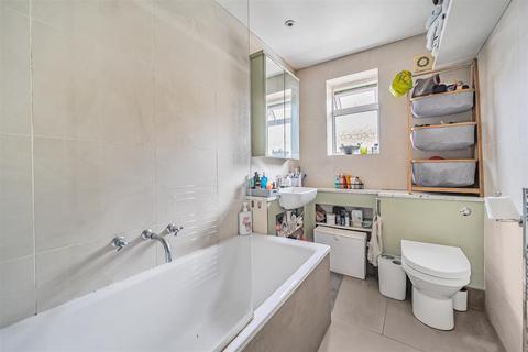 71 Hammer Hill, Haslemere, GU27 3QZ