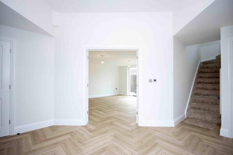 4 bedroom detached house for sale, Greenbury Close, Chorleywood, WD3