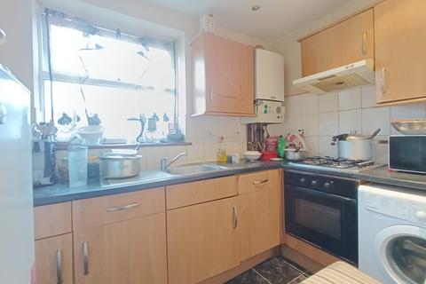 2 bedroom flat for sale, Birchdale Road, London E7