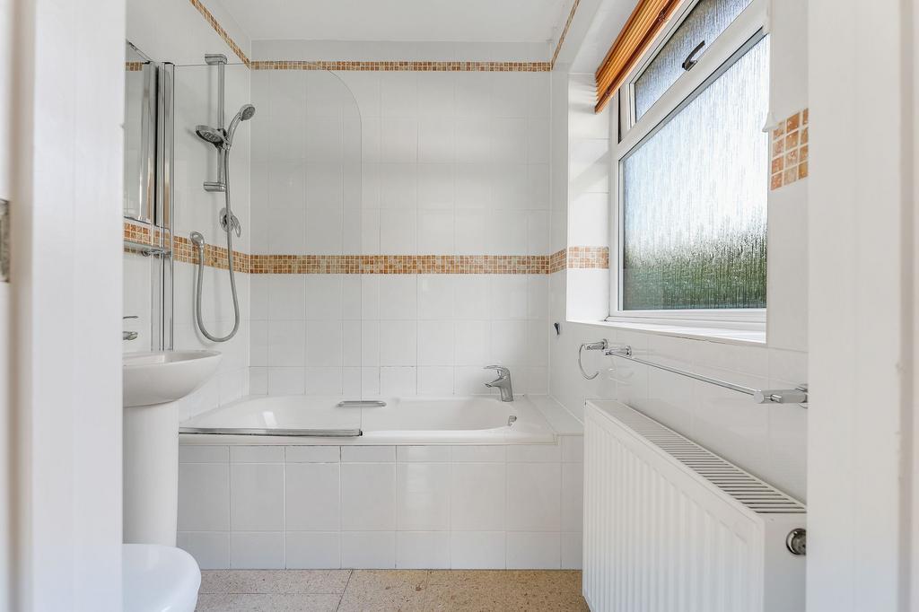 En-Suite Bathroom