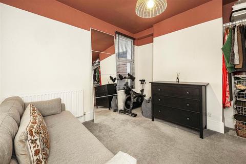 2 bedroom flat for sale, Warren Road, London E10