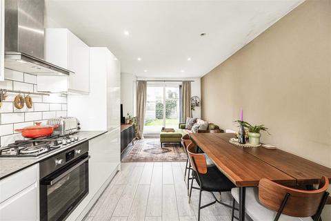 Flat 1, 19 Warren Road, London, E10 5PZ