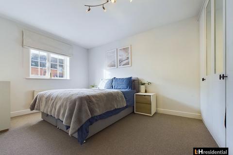 2 bedroom flat for sale, Coleridge Way, Borehamwood WD6