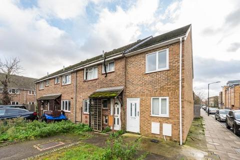 3 bedroom semi-detached house for sale, Colegrove Road, London, SE15