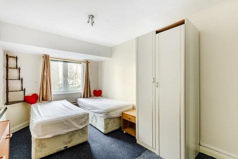 1 bedroom flat for sale, Osprey Heights, Bramlands Close, London, SW11