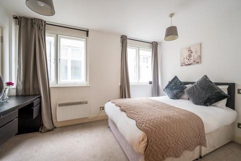 2 bedroom flat for sale, Bride Court, London, EC4Y