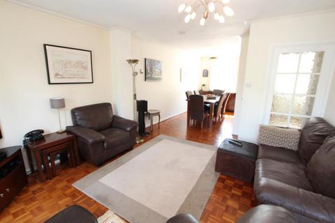 4 bedroom townhouse to rent, White Rose Lane, Woking GU22