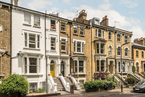 Flat 4, 13 Queensdown Road, London, E5 8NN