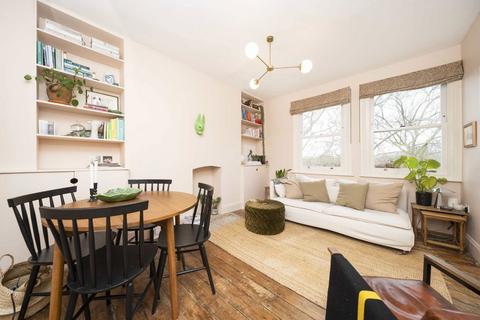 Flat 4, 13 Queensdown Road, London, E5 8NN