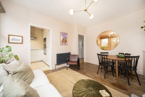 Flat 4, 13 Queensdown Road, London, E5 8NN