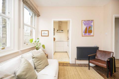 Flat 4, 13 Queensdown Road, London, E5 8NN