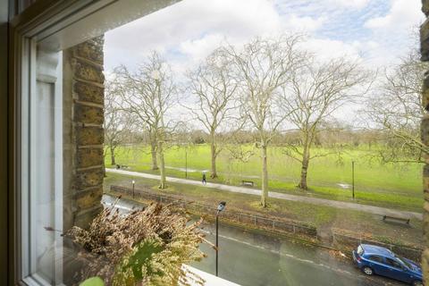 Flat 4, 13 Queensdown Road, London, E5 8NN