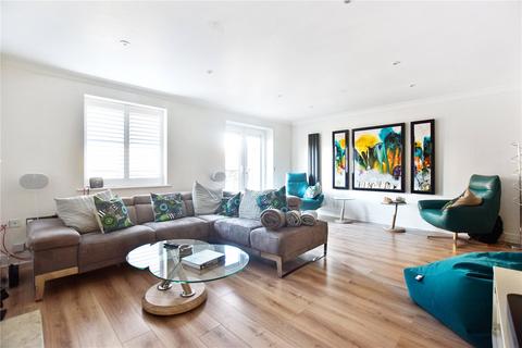 64 Sandringham Drive, Dartford, DA2 7WL