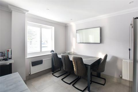 64 Sandringham Drive, Dartford, DA2 7WL