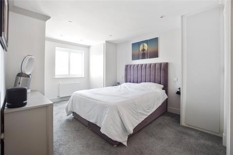 64 Sandringham Drive, Dartford, DA2 7WL