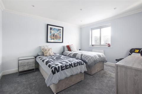 64 Sandringham Drive, Dartford, DA2 7WL