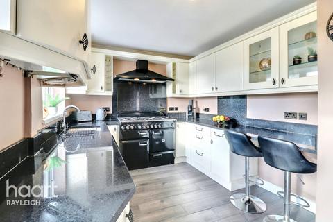 4 bedroom detached house for sale, Parkway Close, Leigh-On-Sea