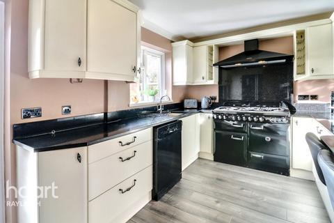 4 bedroom detached house for sale, Parkway Close, Leigh-On-Sea