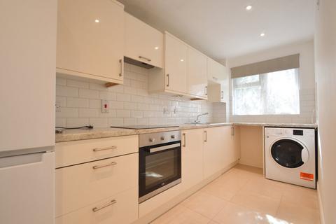 1 bedroom maisonette to rent, Shaw Drive, Walton-on-Thames, KT12