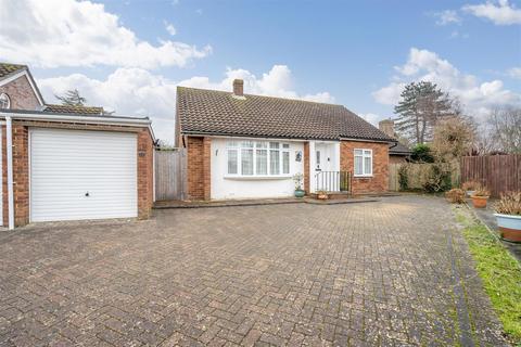 2 bedroom bungalow for sale, Selwyn Close, West Meads, Bognor Regis