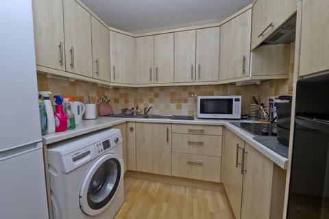 1 bedroom property for sale, Maple Court, Pinner HA5